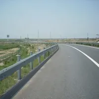 China Manufacturer Aashto M180 Anti-Collision W Beam/Thrie Beam Highway Guardrail