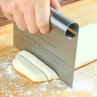 Stainless steel dough pastry scraper pizza cutter chopper with measuring scale multi-purpose cake and bread separator scale knife X2409203
