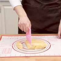 1019-18 1pc Soft Cake Dough Cutter Pastry Scraper Butter Baking Pastry Tool Kitchen Tool Trapezoid Viable Plastic Cream Spatulas