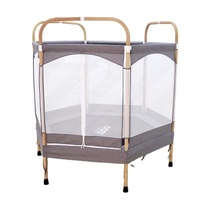 With protective net manufacturers supply children's trampoline handrails to protect children's bouncing bed