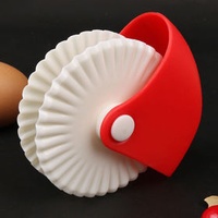 Pastry Cutting Kitchen Manual Plastic Wheel Biscuit Dough Cutting Machine Noodle Maker Baking Tool