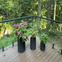 Contemporary Guardrail for Staircase with Stylish Glass Elements