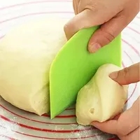 Useful & Tools Cream Spatula DIY Pastry Cutters Fondant Dough Scraper Cake Cutter Baking Tool Kitchen Accessories FY2682